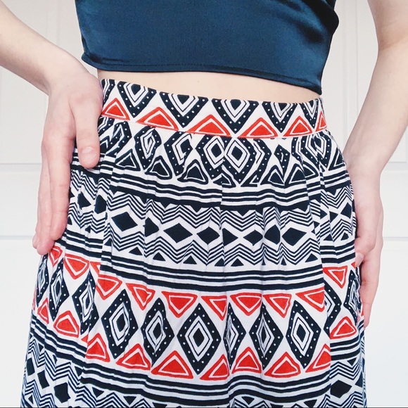 Graphic print maxi skirt - Picture 2 of 4